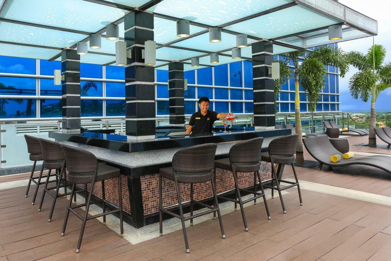 Richmonde Hotel Iloilo Exteriör bild